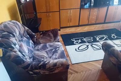 Apartament cu 3 camere decomandat în Precista