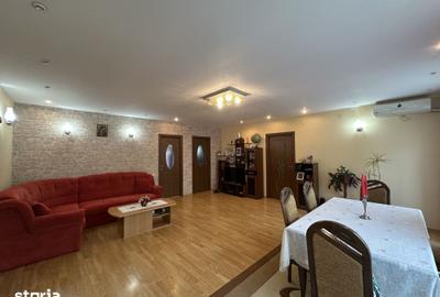 Casă cu 6 camere cu Teren 2250 Mp în Fulga