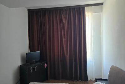 Apartament cu 3 camere semidecomandat în Central - 1