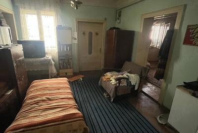 Casă cu 4 camere cu Teren 500 Mp în Central