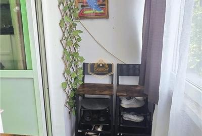 Apartament cu 2 camere semidecomandat în Botizului