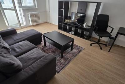 Apartament cu 2 camere semidecomandat, mobilat în Victoriei