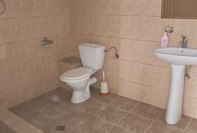Casă cu 4 camere cu Teren 1000 Mp în Central - 2