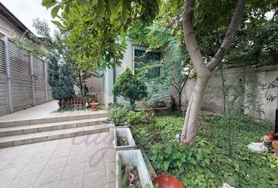 Casă individuală cu 5 camere cu Canalizare în Parcul Circului