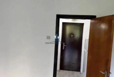 Garsonieră semidecomandată în Apărătorii Patriei