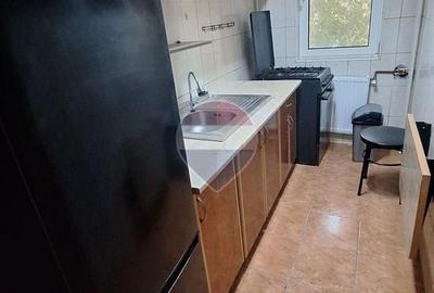 Apartament cu 2 camere semidecomandat în Berceni