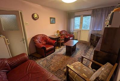 Apartament cu 3 camere decomandat în Plantelor