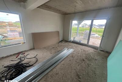 Casă cu 4 camere cu Teren 300 Mp în Șura Mică - 8