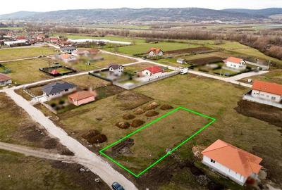 Teren intravilan de 810 mp, în Fughiu - 3