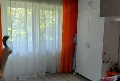 Apartament cu 5 camere decomandat în Florești