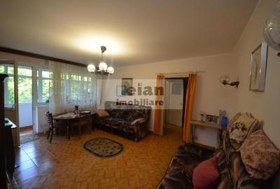 Apartament cu 3 camere semidecomandat, mobilat în Drumul Taberei