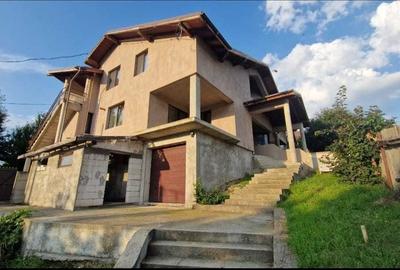 Casă cu 2 camere în Dărmănești - 2