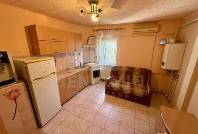 Apartament cu 2 camere decomandat în Rovine - 2