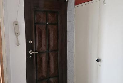 Apartament cu 3 camere decomandat în Berceni - 1