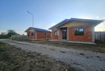 Casă cu 3 camere în Central