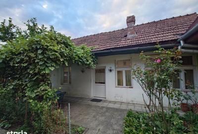 Casă cu 4 camere cu Teren 292 Mp în Aleea Carpați