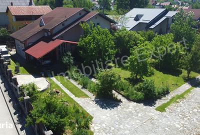 Casă cu 4 camere cu Teren 639 Mp în Central