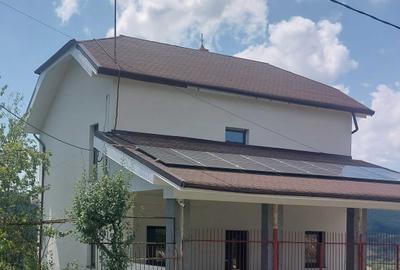 Casă cu 4 camere în Almașu Sec
