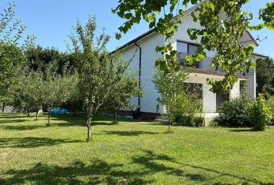 Casă cu 10 camere cu Teren 1140 Mp în Bascov - 1