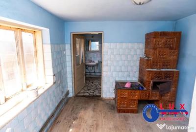 Casă cu 7 camere cu Teren 425 Mp în Păcii