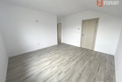 Casă cu 4 camere cu Teren 273 Mp în Urseni