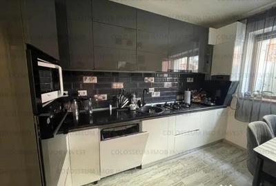Apartament cu 3 camere decomandat în Tractorul - 9