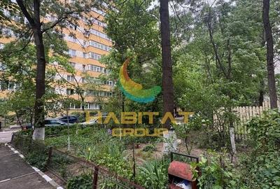 Apartament cu 3 camere decomandat în Tei