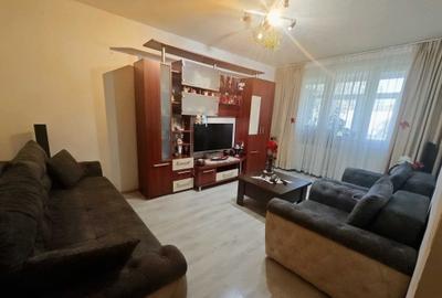 Apartament cu 3 camere decomandat în Giurgiului
