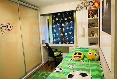 Apartament cu 3 camere în Tomis III