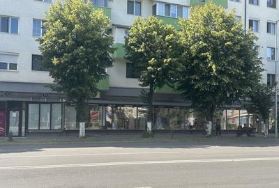 Spațiu comercial, de 256 mp, în Central - 1