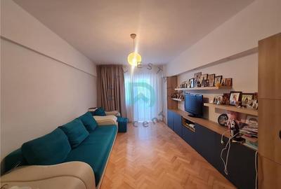 Apartament cu 3 camere decomandat, mobilat în Răcădău