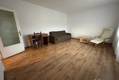 Apartament cu 2 camere decomandat în Plopilor