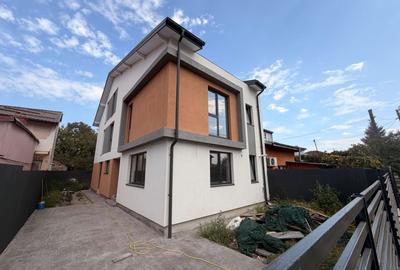 Casă individuală cu 6 camere cu Canalizare în Bucureștii Noi