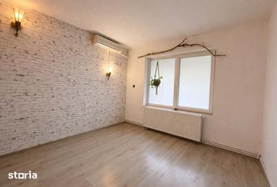 Apartament cu 4 camere în Central - 1