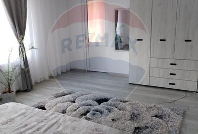 Casă cu 6 camere cu Teren 3275 Mp în Central - 4