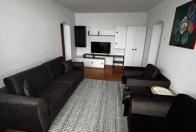 Apartament cu 3 camere semidecomandat în Medicină
