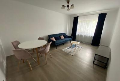 Apartament cu 3 camere decomandat, mobilat în Central