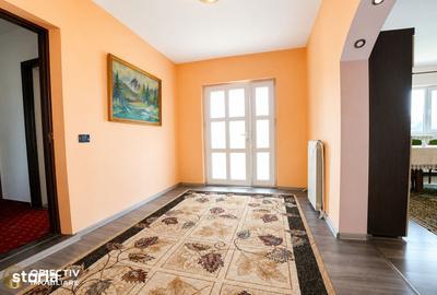 Casă cu 3 camere cu Teren 1300 Mp în Central