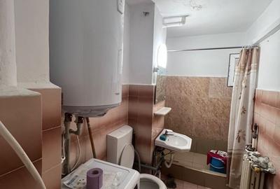 Apartament cu 3 camere decomandat în Ostroveni