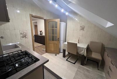 Apartament cu 3 camere decomandat, mobilat în Central