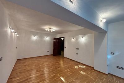 Apartament cu 3 camere decomandat în Cartierul Traian