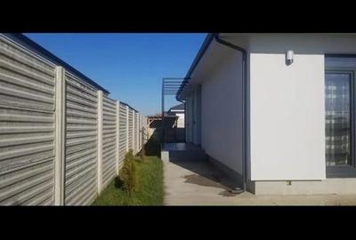 Casă cu 4 camere cu Teren 416 Mp în Central - 1
