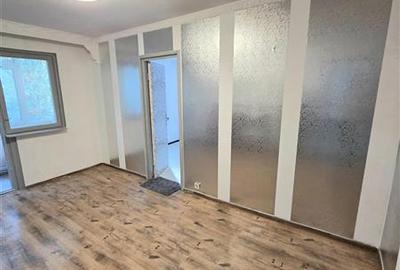 Apartament cu 3 camere semidecomandat în Groapa - 3