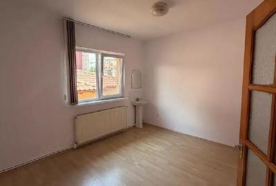 Spațiu comercial, de 110 mp, în Central