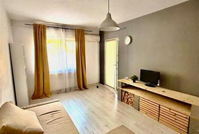 Apartament cu 2 camere decomandat în Nicolina