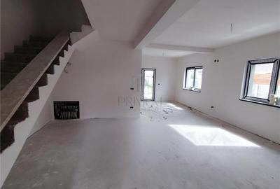 Duplex cu 4 camere cu Canalizare în Moșnița Veche - 3