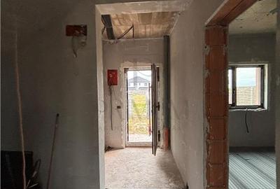 Duplex cu 4 camere cu Canalizare în Moșnița Nouă - 2