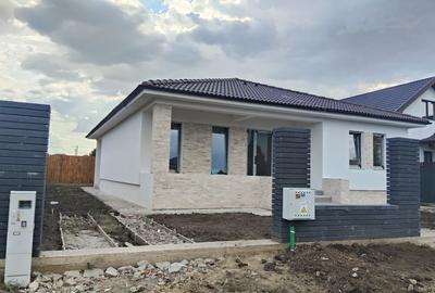 Casă cu 4 camere în Cumpăna
