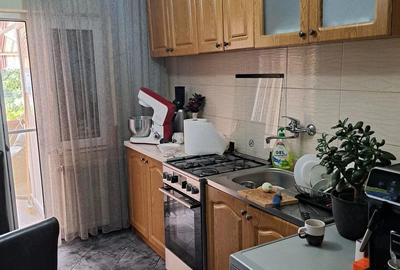 Apartament cu 3 camere decomandat în Soarelui - 12