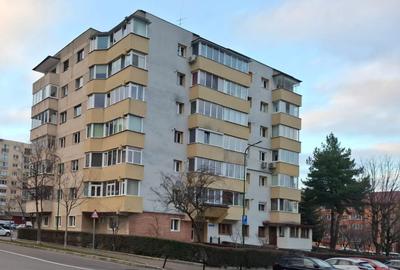 Apartament cu 4 camere decomandat în Răcădău - 1